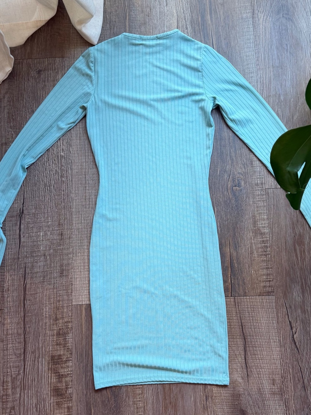 PrettyLittleThing Ribbed Bodycon Dress - Picture 3 of 3